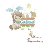 Matriz de Bordado Cenário Cavalinho Nome Gabriel